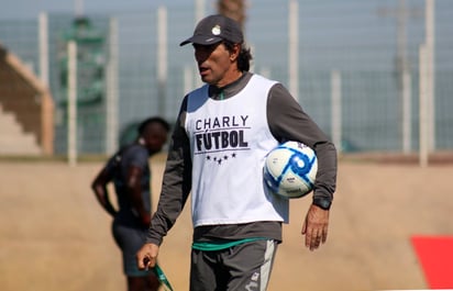 A Guillermo Almada, técnico de los Guerreros, le motiva enfrentarse de visita al León, equipo al que Santos Laguna sólo ha podido derrotar en una ocasión como visitante. (CORTESÍA)