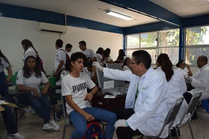 Se lleva a cabo el programa de Salud Integral para Adolescentes, en escuelas secundarias y preparatorias. (EL SIGLO DE TORREÓN)