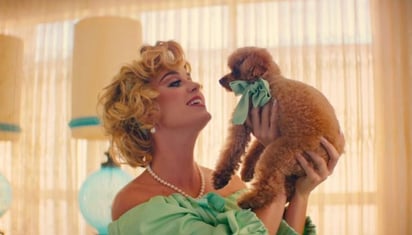 Katy Perry estrenó su nuevo video musical Small Talk. (ESPECIAL)
