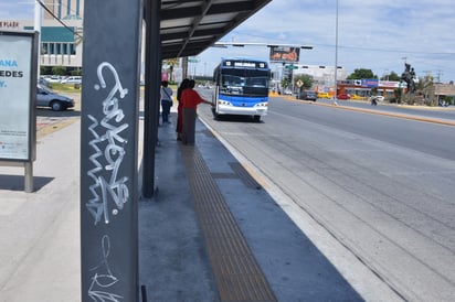 Afirma el titular del Órgano Regulador del Transporte Masivo en Coahuila, Alfonso Tafoya, que pruebas de recorridos del Metrobús sí iniciarán en el próximo mes de diciembre. (EL SIGLO DE TORREÓN)