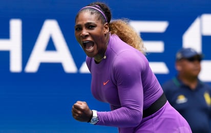 Serena Williams derrotó 6-3, 6-4 a Petra Martic, y avanzó a cuartos de final del Abierto de Estados Unidos, donde se medirá con Qiang Wang. (AP)