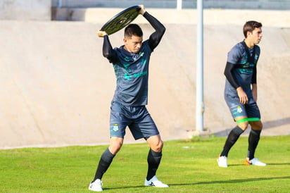 Tras algunos días de descanso, los jugadores de Santos Laguna trabajaron ayer en las instalaciones del Territorio Santos Modelo.(CORTESÍA)