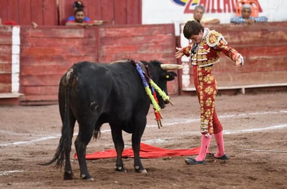 Recién recibió la grata noticia de que debutará con picadores en España el próximo domingo 15 de septiembre. (EL SIGLO DE TORREÓN)