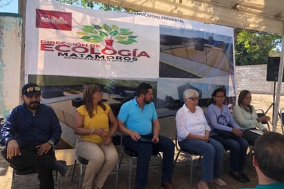 Con la presencia de regidores, funcionarios estatales y municipales, arrancó la construcción del Centro. (EL SIGLO DE TORREÓN/BEATRIZ SILVA)