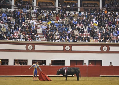 Aficionados laguneros han demostrado a lo largo de los años, su gusto por la tauromaquia. (ARCHIVO)