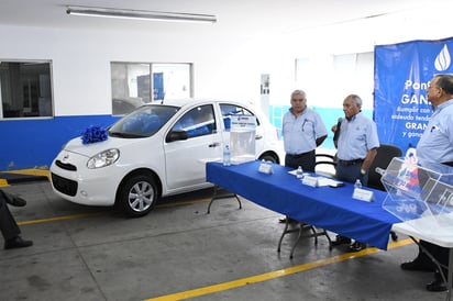 Simas Torreón rifará un automóvil último modelo el próximo 27 de septiembre, solo entre los usuarios cumplidos. (FERNANDO COMPEÁN)