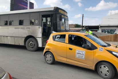 El choque repercutió en el tráfico, el cual se ralentizó. (EL SIGLO DE TORREÓN)