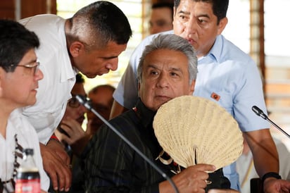 El presidente ecuatoriano Lenin Moreno (c) propuso una candidatura conjunta para realizar la Copa del Mundo junto a Colombia y Perú. (ARCHIVO)