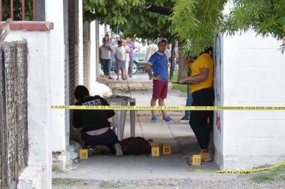 En el lugar se encontraron cuatro casquillos percutidos calibre .9 mm. (EL SIGLO DE TORREÓN)