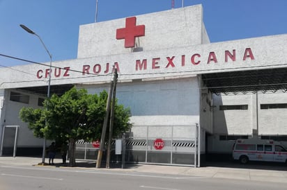 El joven fue trasladado por un vecino desde el ejido a la Cruz Roja, pero perdió la vida. (EL SIGLO DE TORREÓN)