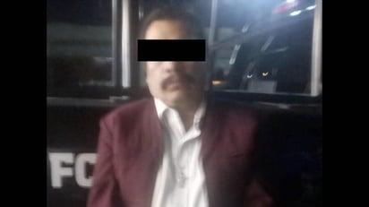  Elementos de Fuerza Civil de la Secretaría de Seguridad Pública del Estado detuvieron a un hombre vestido de mariachi que presuntamente vendía droga, al norte de Monterrey. (ESPECIAL)