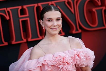 Netflix confirmó este martes que está preparando el rodaje de una película protagonizada por la actriz Millie Bobby Brown y su hermana mayor, Paige Brown. (ARCHIVO)
