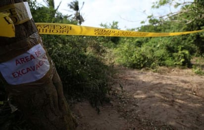 El martes pasado agentes de Fiscalía y peritos de Ciencias Forenses extrajeron 105 bolsas y el miércoles sacaron otras 14 bolsas.