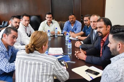 Se reunió ayer la alcaldesa con encargados de la Comisión Federal de Electricidad (CFE). (FABIOLA P. CANEDO/EL SIGLO DE TORREÓN)