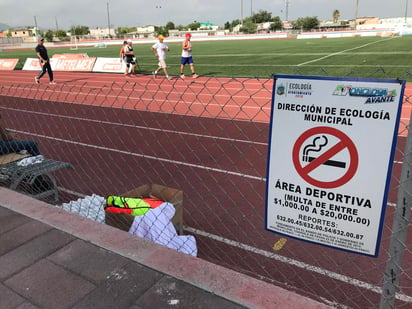 Los señalamientos se ubican en el área de gradas frente a la pista. (EL SIGLO COAHUILA)