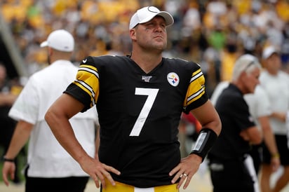 Ben Roethlisberger se lesionó durante el partido del domingo ante los Halcones Marinos de Seattle. (AP)