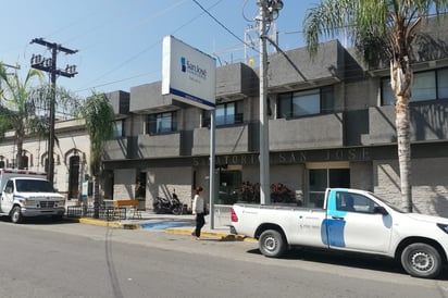 Debido a la gravedad de la lesión, familiares optaron por que fuera trasladado a la clínica San José de Gómez Palacio. (EL SIGLO DE TORREÓN)