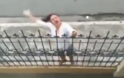 Su pareja la grababa desde lo alto mientras la mujer bailaba y cantaba (INTERNET) 