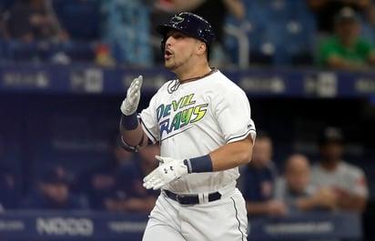 Los Rays vencieron ayer en 10 entradas a Medias Rojas, y sacan un juego de ventaja sobre los Indios en la Liga Americana.