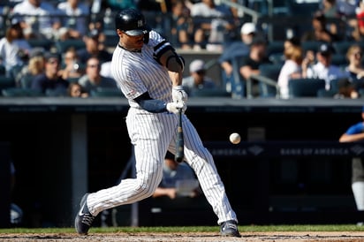 Giancarlo Stanton conectó un cuadrangular de dos carreras, en la victoria de los Yanquis 7-2 sobre Azulejos de Toronto.