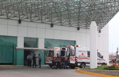 El lesionado fue enviado al Hospital General 450, para recibir atención médica. (EL SIGLO DE TORREÓN)