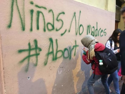 Expresaron que las mujeres son las únicas para decidir, 'sobre nuestro cuerpo y maternidad, un derecho inalienable y de dignidad humana que debe ser garantizado desde el Legislativo con laicidad y sin fanatismos religiosos de por medio'. (ESPECIAL)