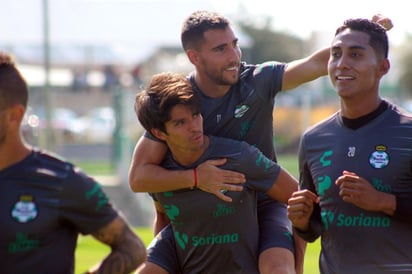 Los jugadores que participaron en el duelo ante los potosinos tuvieron una sesión de trabajo regenerativo en el TSM. (CORTESÍA) 