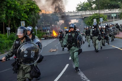 El gobierno chino acusó hoy a políticos estadounidenses encabezados por la líder de la Cámara de Representantes, la demócrata Nancy Pelosi, de conformar la 'mano negra' que está detrás de la actual situación en Hong Kong. (ARCHIVO)