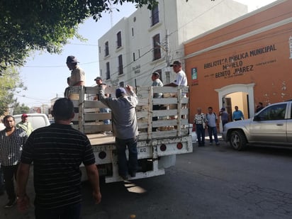 El alcalde, Homero Martínez dijo que se está considerando la posibilidad de concesionar el servicio de recolección de basura en Lerdo, debido a que éste representa un alto costo para el municipio y los trabajadores cometen una serie de irregularidades. (EL SIGLO DE TORREÓN)