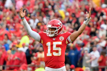 El mariscal de campo de los Jefes de Kansas City, Patrick Mahomes, sigue deslumbrando en la NFL. (AP)