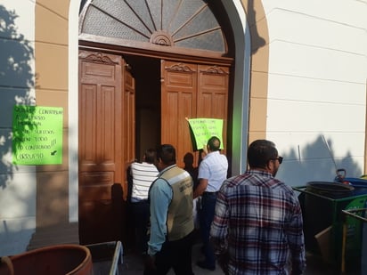 Terminó el paro de labores de trabajadores de limpieza, tras llegar a acuerdos con las autoridades municipales de Lerdo. (EL SIGLO DE TORREÒN / MA. ELENA HOLGUÍN)