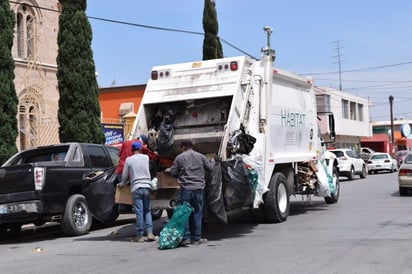 Son dos las unidades descompuestas que hacen que la recolección de basura se retrase en distintas colonias. (EL SIGLO DE TORREÓN)