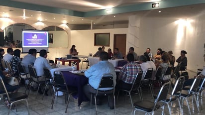 La reunión fue convocada por la asociación civil Familias Unidas en la Búsqueda y Localización de Personas Desaparecidas. (RENÉ ARELLANO/SIGLO DE TORREÓN)