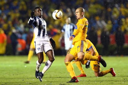 Tigres y Rayados han protagonizado dos finales 'regias', en liga y Concachampions, ganando una por bando. (ARCHIVO)