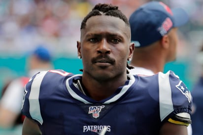 Antonio Brown fue cortado recientemente por los Patriotas. (AP)