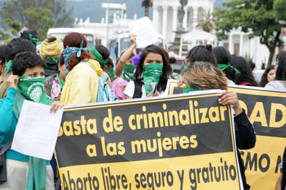 Las propuestas contemplan cambios en cuatro artículos del Código Penal Federal, la derogación de dos en los que se penalizaba el aborto, además de adiciones a la Ley General de Salud. (ARCHIVO)