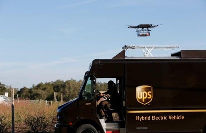 La empresa de mensajería UPS consiguió un permiso del gobierno estadunidense para operar una aerolínea de drones. (ESPECIAL)