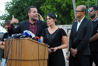 Los hijos de José José, Marysol y José Joel, convocaron hoy a una rueda de prensa para exigir el traslado del cuerpo de su padre. (ARCHIVO)