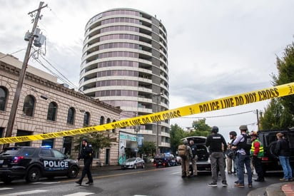 El hombre se atrincheró en su apartamento tras los hechos e inicialmente se negó a salir, dijo la policía, pero después de extensas conversaciones fue aprehendido sin más incidentes. (ESPECIAL)