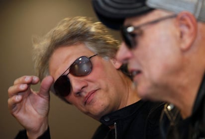 Juntos. El baterista Charly Alberti y el bajista Zeta Bosio, de la banda argentina Soda Stereo, anunciaron una serie de conciertos. (AP) 