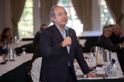 Estudiantes del Instituto Tecnológico y de Estudios Superiores de Monterrey solicitaron suspender la exposición del expresidente Felipe Calderón Hinojosa, porque sería una grave ofensa a la memoria de dos estudiantes asesinados, en el campus Monterrey, durante su sexenio. (ARCHIVO)