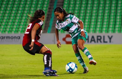 Anahí Trasviña es nacida en Mazatlán, Sinaloa y ha sido titular en 7 partidos de las Albiverdes durante el actual torneo Apertura. (ESPECIAL) 