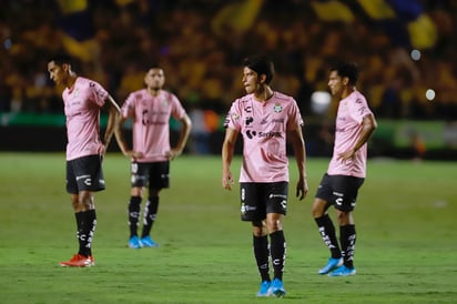 Santos Laguna ofreció una pobre exhibición en el Estadio Universitario y cayó 4-0 ante los Tigres, sufriendo su segunda derrota en fila. (JAM MEDIA)