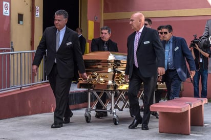 El cantante José José fue despedido este domingo en una sentida ceremonia en el Auditorio del Condado de Miami-Dade. (EFE) 