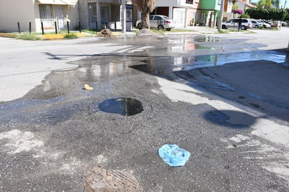 Hacen un llamado al Sistema Municipal de Aguas y Saneamiento para que lo atienda de la manera más rápida posible. (EL SIGLO DE TORREÓN)