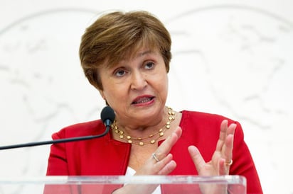 La nueva directora gerente del Fondo Monetario Internacional (FMI), Kristalina Georgieva, advirtió este martes de una desaceleración económica este año 'en el 90 % de los países del mundo', durante su primer discurso al frente de la organización multilateral. (ARCHIVO)