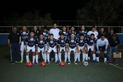 Los jugadores de Industriales Laguna fueron despedidos con aplausos por parte de los espectadores, reconociendo el esfuerzo. (ESPECIAL) 