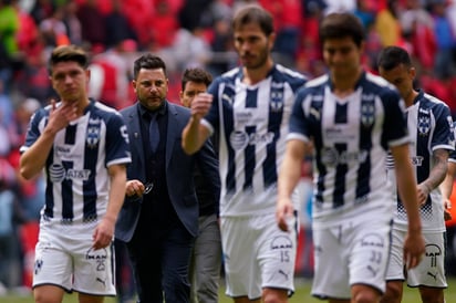 El técnico argentino asumirá el cargo hasta el próximo lunes, luego que el viernes sus dirigidos se midan en la Copa MX ante Cafetaleros. (ARCHIVO) 