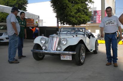 Participarán coches de al menos 30 años de antigüedad. (ARCHIVO) 