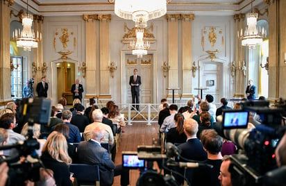 El Nobel de Literatura se entregó en esta edición por partida doble, tras quedar el año pasado en suspenso en medio del escándalo por denuncias de abusos sexuales en el entorno de la Academia Sueca. (AP)